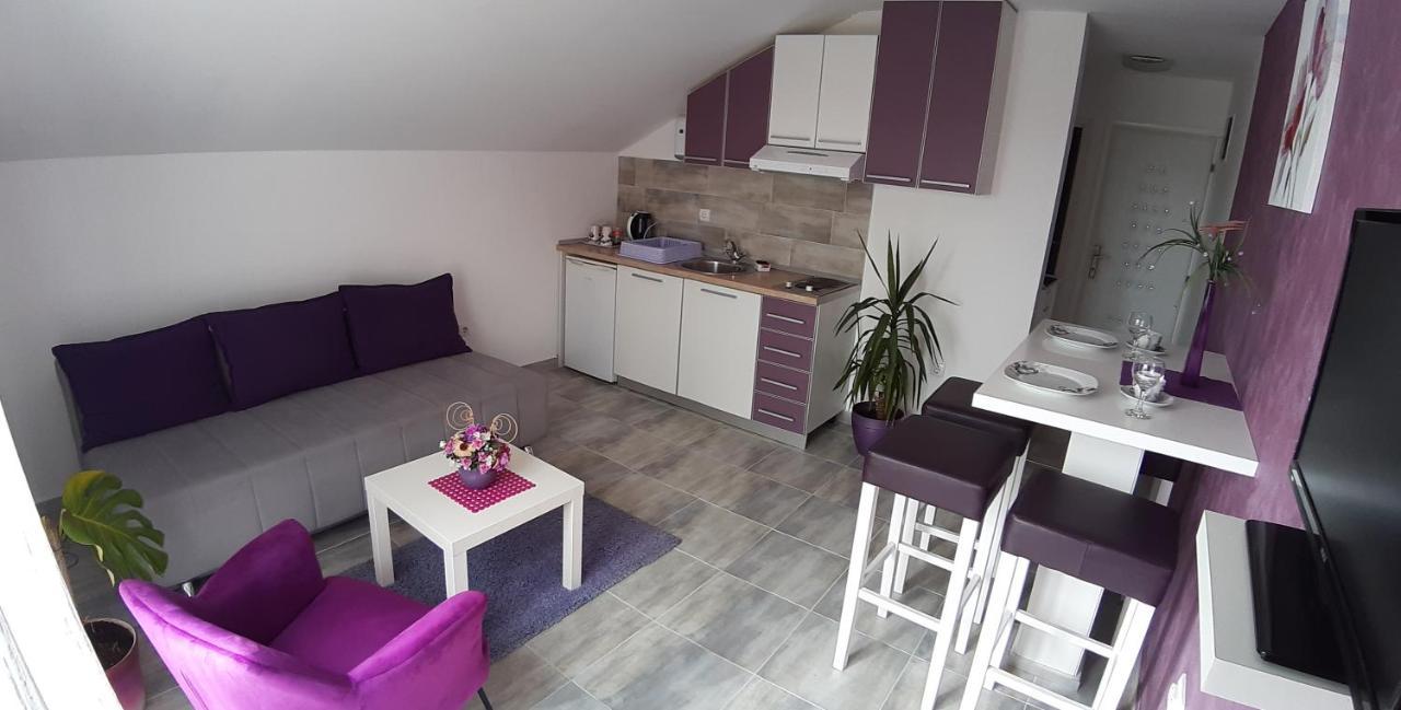 Apartments Kuc Tivat Exterior foto